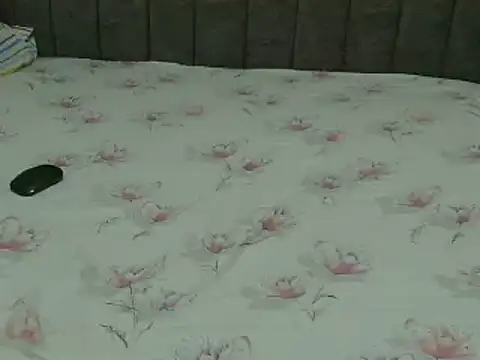 Snapshot of miss-seductive chatting on February 8, 6:22 am miss-seductive online show from February 8, 6:22 am