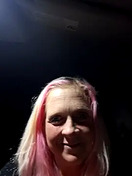 Snapshot of chubby_british_blonde_uk chatting on February 8, 2:59 am chubby british blonde uk online show from February 8, 2:59 am