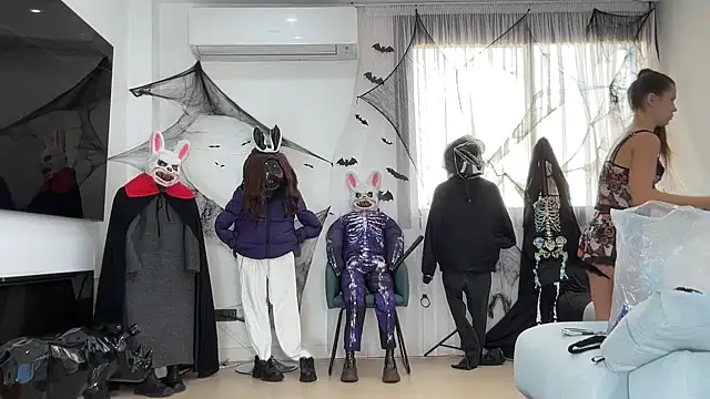 Mika Miller online show from October 31, 4:30 pm