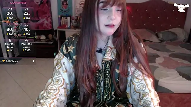 Snapshot of Avril2001 chatting on June 10, 6:23 am Avril2001 online show from June 10, 6:23 am