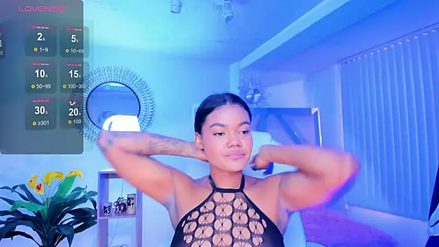 Snapshot of madisson_davon chatting on December 21, 1:42 pm madisson davon online show from December 21, 1:42 pm