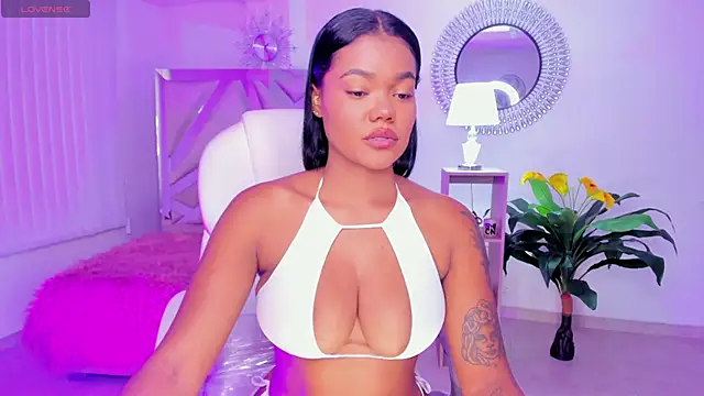 Snapshot of madisson_davon chatting on December 23, 1:56 pm madisson davon online show from December 23, 1:56 pm