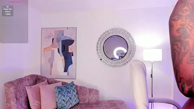 Snapshot of madisson_davon chatting on February 6, 4:03 pm madisson davon online show from February 6, 4:03 pm