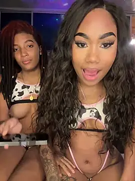 Snapshot of Lya-Kasandra chatting on January 9, 1:39 am Lya-Kasandra online show from January 9, 1:39 am