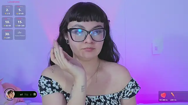 Snapshot of Sweet_Namii chatting on May 7, 1:44 am Sweet Namii online show from May 7, 1:44 am