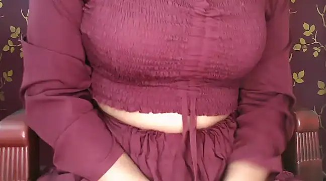 Snapshot of VR_here_4U chatting on December 28, 3:26 pm VR here 4U online show from December 28, 3:26 pm