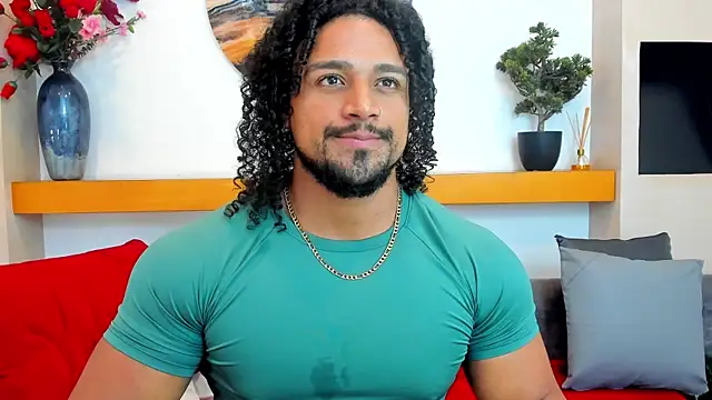 Snapshot of MikeEstevess chatting on May 27, 10:01 am MikeEstevess online show from May 27, 10:01 am