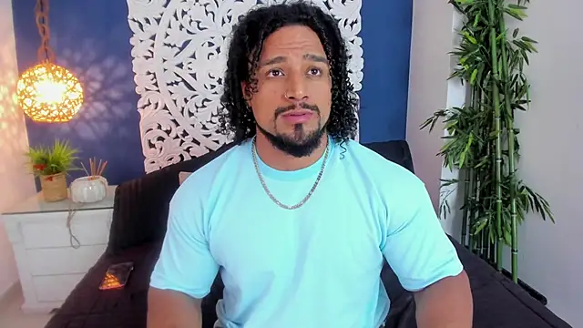 Snapshot of MikeEstevess chatting on June 11, 7:17 am MikeEstevess online show from June 11, 7:17 am