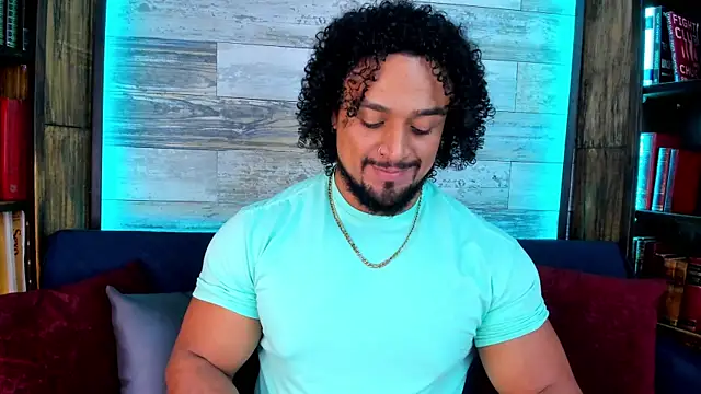 Snapshot of MikeEstevess chatting on July 1, 6:59 am MikeEstevess online show from July 1, 6:59 am