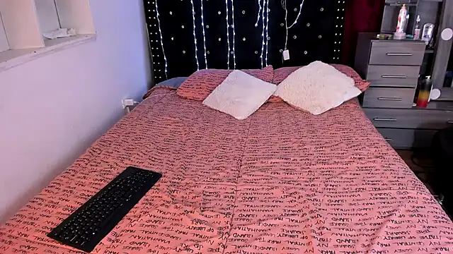 Snapshot of valerie_luxe_ chatting on July 27, 4:19 am valerie luxe online show from July 27, 4:19 am