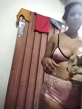 Snapshot of Andreita_95 chatting on April 19, 11:20 am Andreita 95 online show from April 19, 11:20 am
