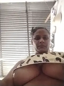 Snapshot of Andreita_95 chatting on July 14, 11:43 pm Andreita 95 online show from July 14, 11:43 pm