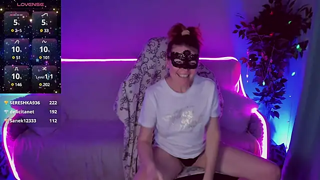 Snapshot of Sexy-Housewife chatting on January 11, 7:16 pm Sexy-Housewife online show from January 11, 7:16 pm