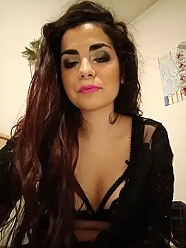 Snapshot of Saturnia_Yvonne chatting on February 4, 12:08 am Saturnia Yvonne online show from February 4, 12:08 am