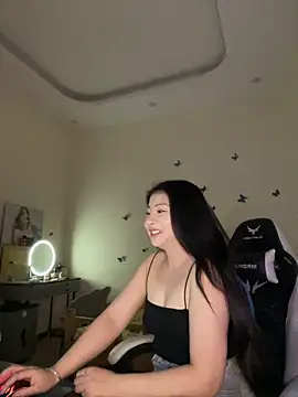 Snapshot of MiMi_0293 chatting on May 6, 1:38 pm MiMi 0293 online show from May 6, 1:38 pm