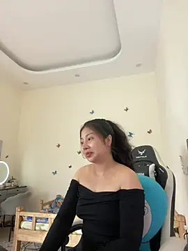 Snapshot of MiMi_0293 chatting on May 7, 1:44 am MiMi 0293 online show from May 7, 1:44 am