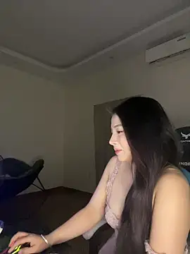 Snapshot of MiMi_0293 chatting on May 26, 5:42 pm MiMi 0293 online show from May 26, 5:42 pm