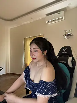 Snapshot of MiMi_0293 chatting on June 24, 3:38 am MiMi 0293 online show from June 24, 3:38 am