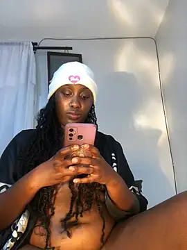 Snapshot of Lola_kims chatting on June 14, 2:24 am Lola kims online show from June 14, 2:24 am
