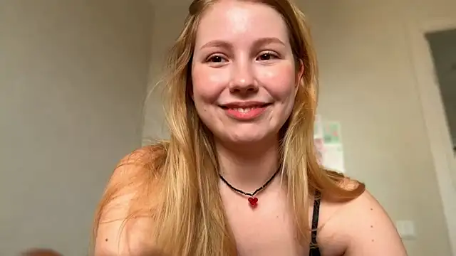 Snapshot of HoneyAudrey chatting on May 22, 2:30 am HoneyAudrey online show from May 22, 2:30 am