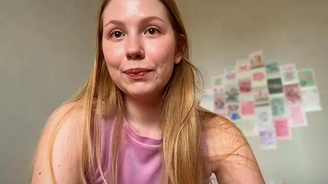 Snapshot of HoneyAudrey chatting on June 3, 2:36 am HoneyAudrey online show from June 3, 2:36 am