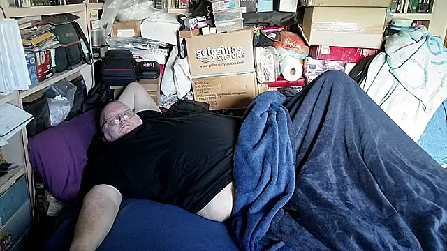 hadeszeuss2 online show from February 18, 2:46 pm