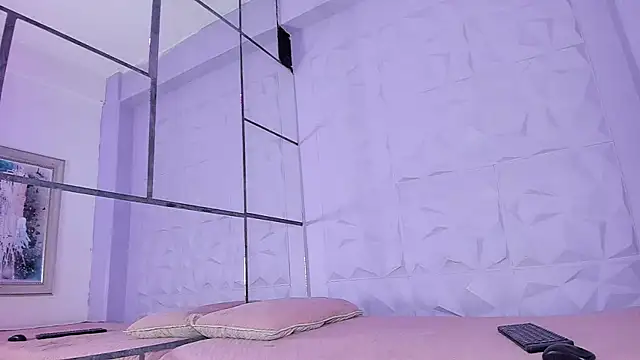  LittleLia online show from November 25, 3:34 pm