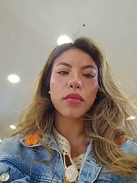 Snapshot of Karen_San_Miguel chatting on May 4, 9:00 pm Karen San Miguel online show from May 4, 9:00 pm