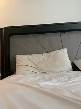 Esauhot online show from February 17, 5:43 pm