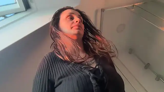 JeSuisUnTapin online show from April 21, 6:23 pm