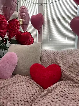 Snapshot of LoveShae_ chatting on February 12, 3:40 pm LoveShae online show from February 12, 3:40 pm