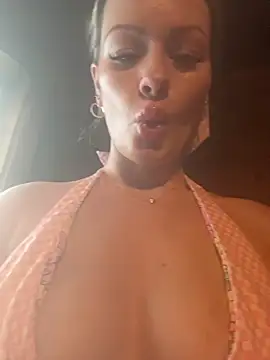 Snapshot of LoveShae_ chatting on February 18, 4:03 pm LoveShae online show from February 18, 4:03 pm