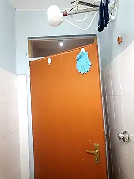 Snapshot of pretty-eyes23 chatting on February 2, 12:02 pm pretty-eyes23 online show from February 2, 12:02 pm