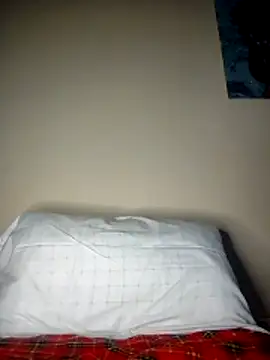 Snapshot of pretty-eyes23 chatting on December 17, 4:46 pm pretty-eyes23 online show from December 17, 4:46 pm