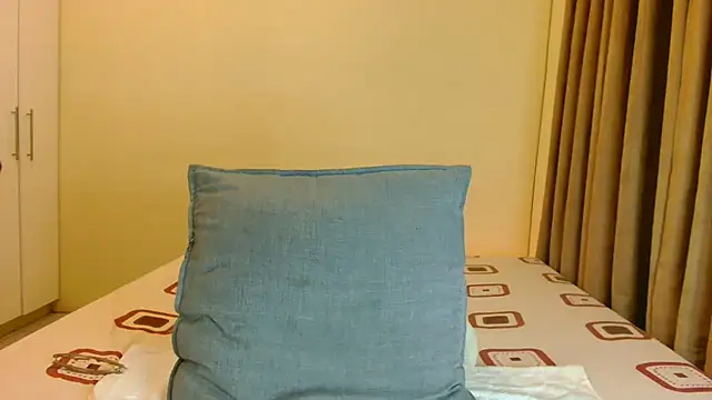 Snapshot of ALEXABOUJEE95 chatting on March 12, 2:52 am ALEXABOUJEE95 online show from March 12, 2:52 am