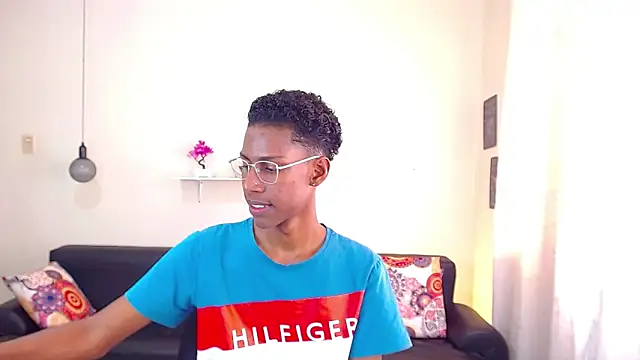 maiki18  online show from January 31, 1:45 pm