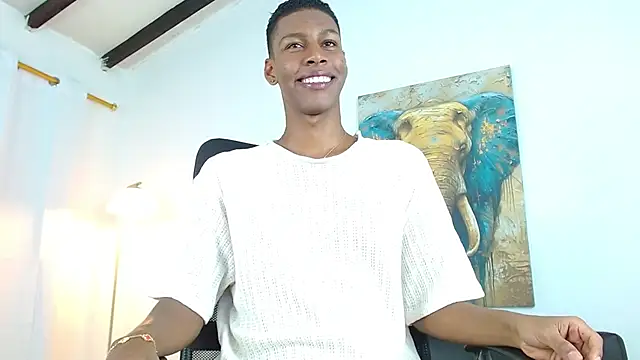 maiki18  online show from November 14, 8:40 pm