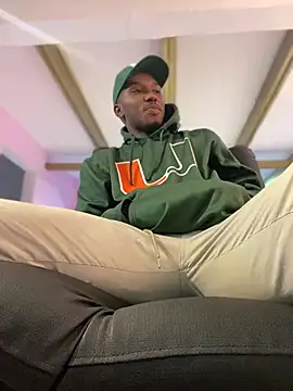 Snapshot of JamesParck chatting on January 8, 12:05 pm JamesParck online show from January 8, 12:05 pm