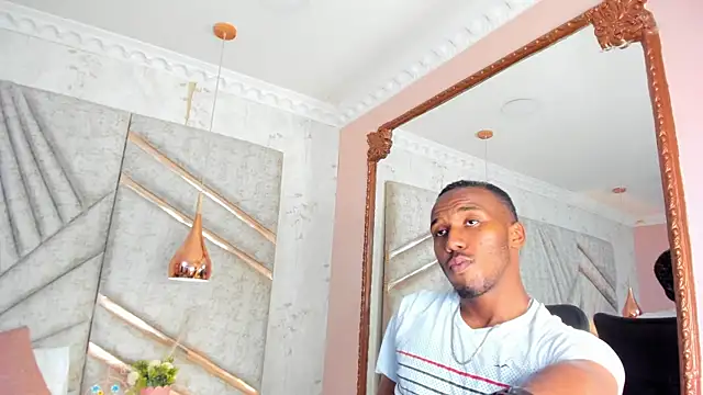 Snapshot of JamesParck chatting on January 8, 7:13 pm JamesParck online show from January 8, 7:13 pm