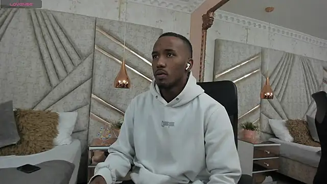 Snapshot of JamesParck chatting on January 15, 11:10 am JamesParck online show from January 15, 11:10 am