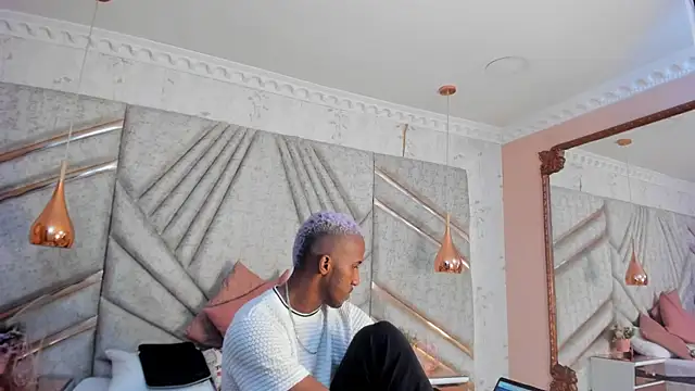 Snapshot of JamesParck chatting on February 8, 5:08 pm JamesParck online show from February 8, 5:08 pm