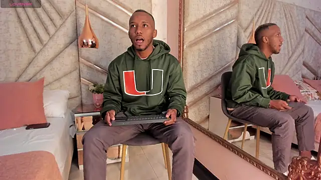 Snapshot of JamesParck chatting on March 15, 12:24 pm JamesParck online show from March 15, 12:24 pm