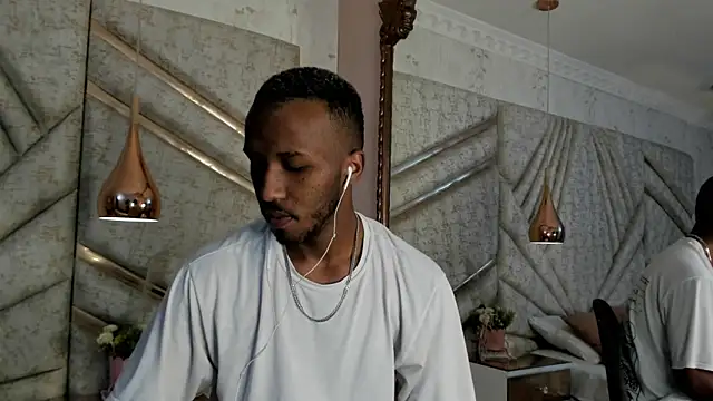 Snapshot of JamesParck chatting on March 20, 12:32 pm JamesParck online show from March 20, 12:32 pm