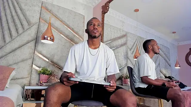 Snapshot of JamesParck chatting on March 20, 3:36 pm JamesParck online show from March 20, 3:36 pm