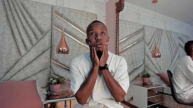 Snapshot of JamesParck chatting on March 22, 12:14 pm JamesParck online show from March 22, 12:14 pm