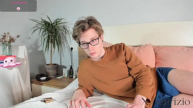 Snapshot of Shirizi chatting on February 28, 10:28 pm Shirizi online show from February 28, 10:28 pm