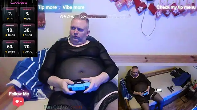 Snapshot of ShyBoy1982 chatting on February 16, 2:53 am ShyBoy1982 online show from February 16, 2:53 am