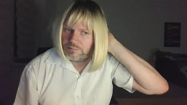 Snapshot of ShyBoy1982 chatting on September 14, 1:16 am ShyBoy1982 online show from September 14, 1:16 am