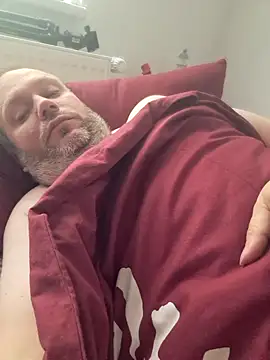 Snapshot of ShyBoy1982 chatting on October 13, 10:15 am ShyBoy1982 online show from October 13, 10:15 am