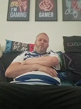 Snapshot of ShyBoy1982 chatting on October 19, 2:50 pm ShyBoy1982 online show from October 19, 2:50 pm